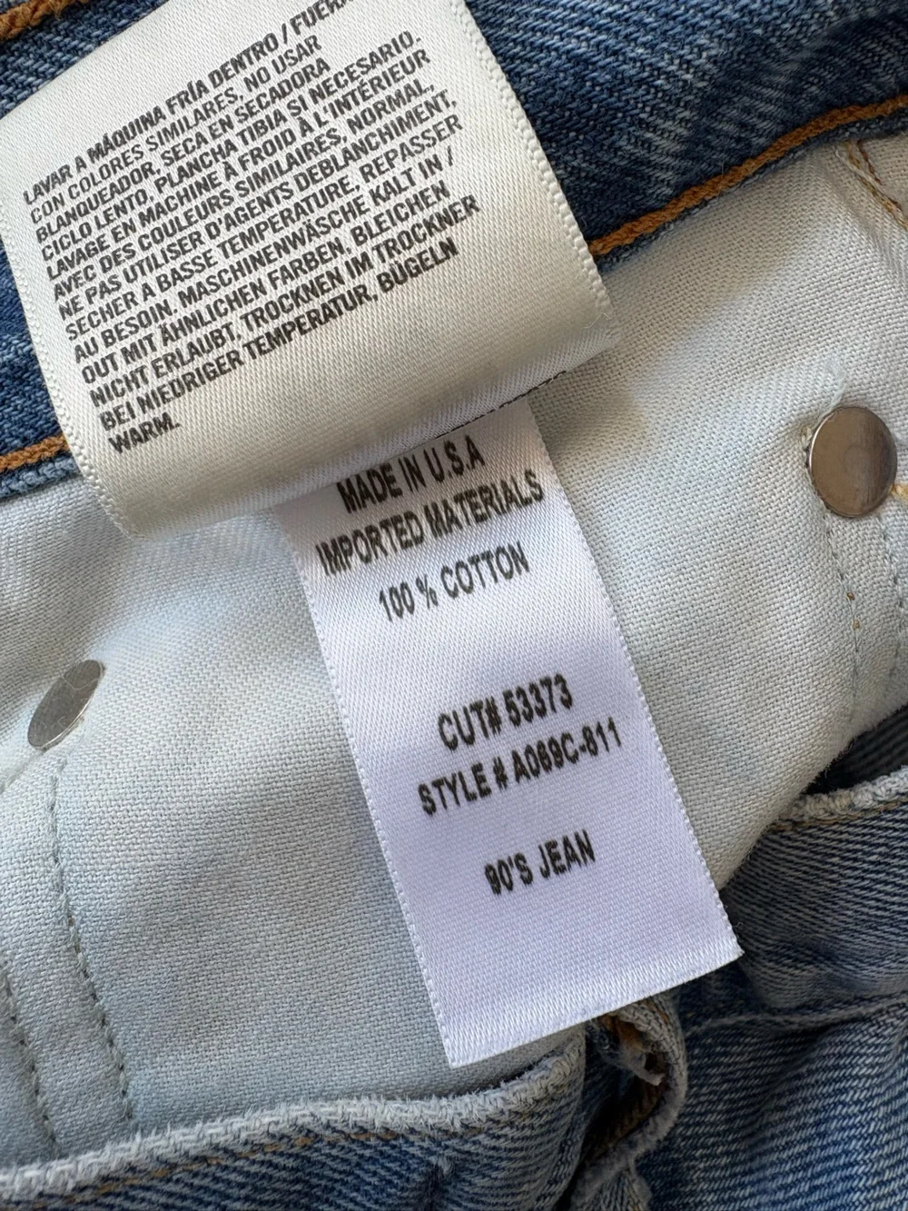 AGOLDE || 90's Mid Rise Loose Fit Jeans in Fall Out Distressed Blue 24